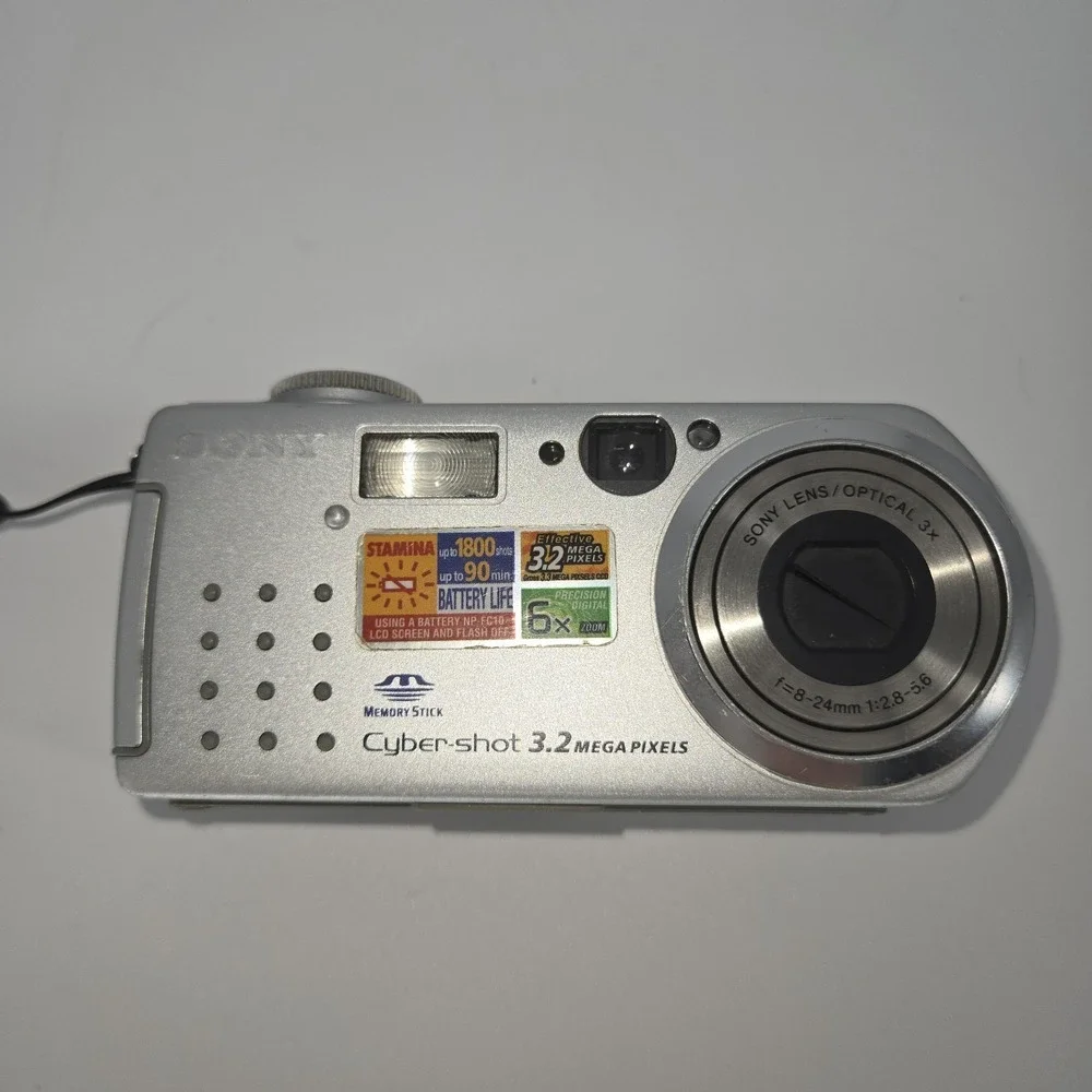 Sony Cyber-shot DSC-P5 3.2MP Digital Camera Japan 423239 6X Zoom Stick Untested